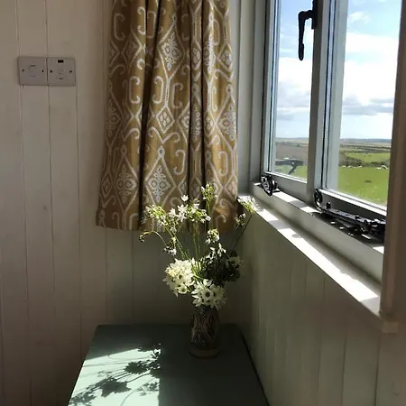 Kemping Ewe With A View Sea View Shepherds Huts